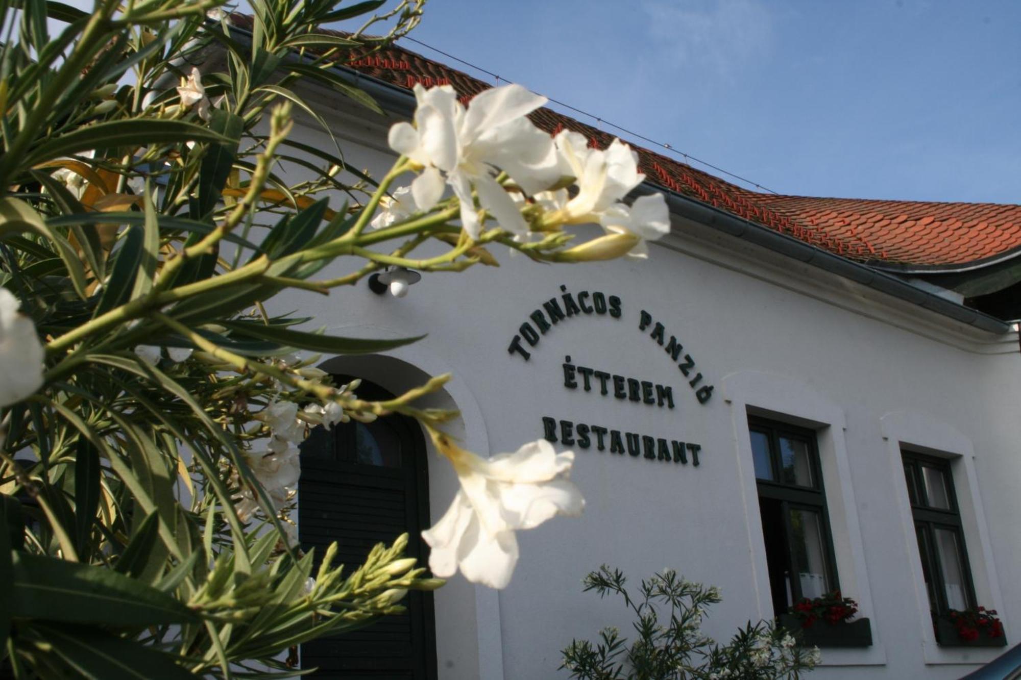 Tornacos Hotel - Hegyko Luaran gambar