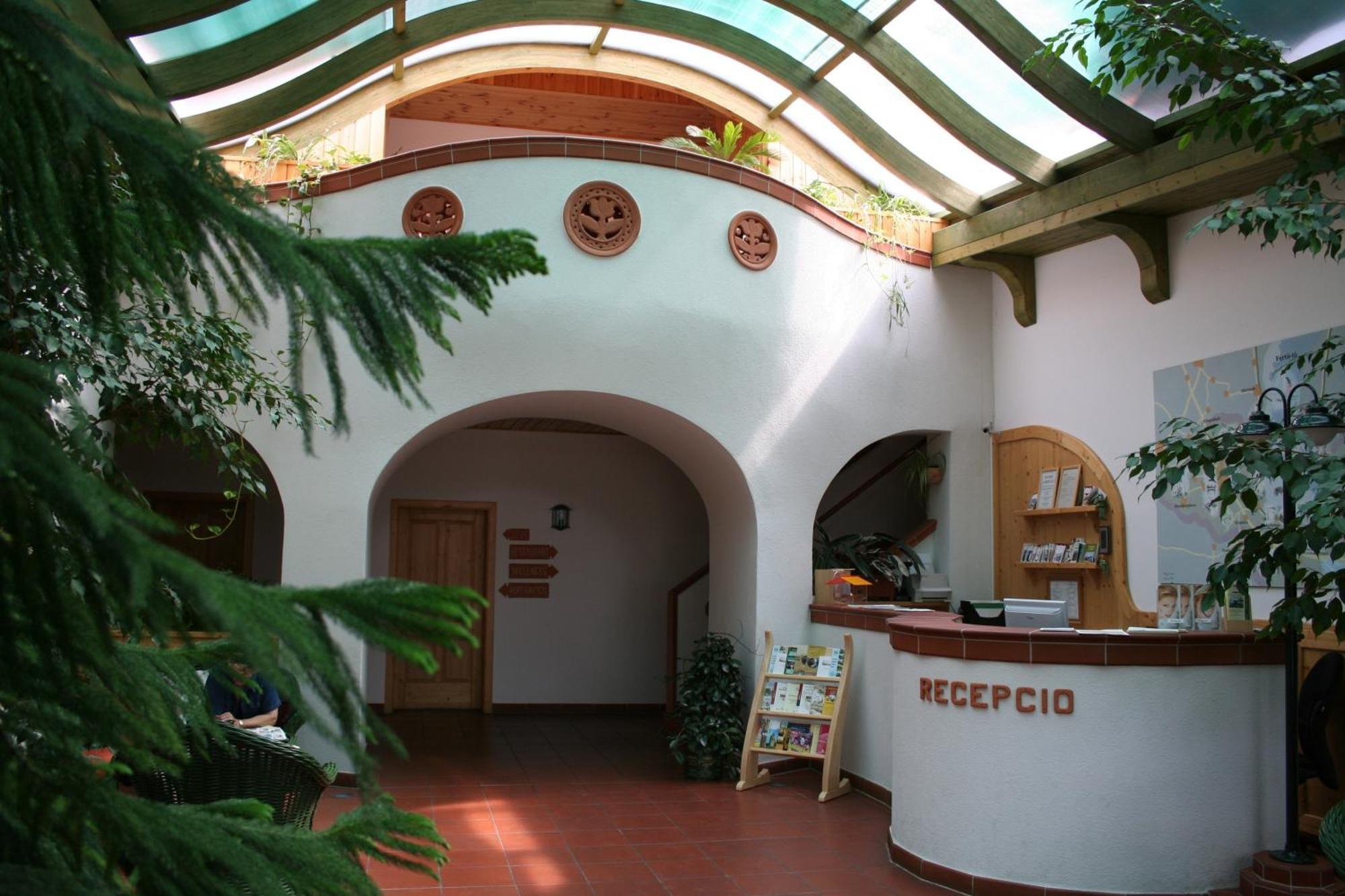 Tornacos Hotel - Hegyko Luaran gambar